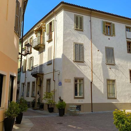 La Finestra Sul Borgo Apartamento Alba  Exterior foto