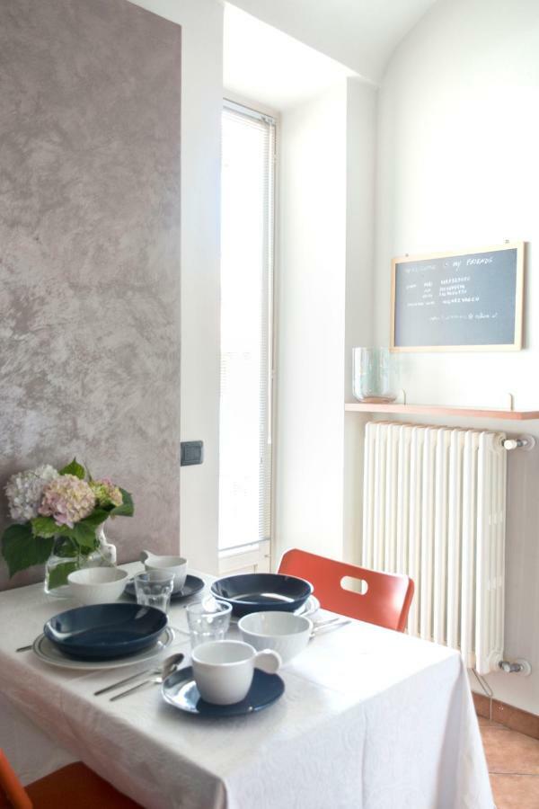 La Finestra Sul Borgo Apartamento Alba  Exterior foto